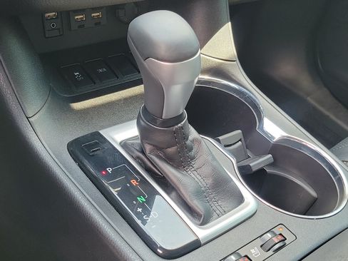 Certified 2019 Toyota Highlander Limited FWD image 30
