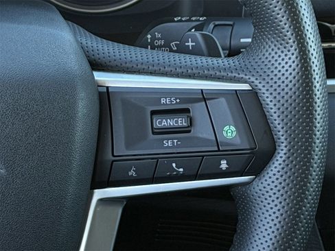 Used 2025 Mitsubishi Outlander SE image 15