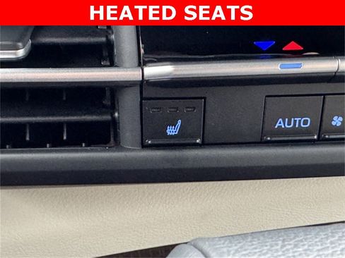 Certified 2023 Toyota Sienna XLE image 17