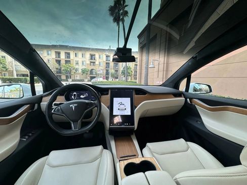 Used 2020 Tesla Model X Long Range AWD/4WD image 18