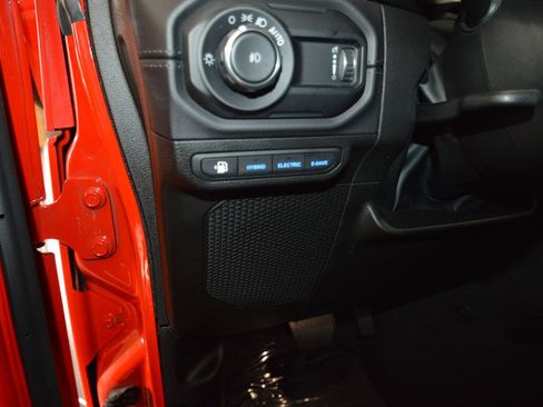 Used 2025 Jeep Wrangler Unlimited Rubicon 4xe w/ Safety Group AWD/4WD image 37