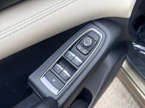 Used 2022 Subaru Ascent Limited AWD/4WD image 10