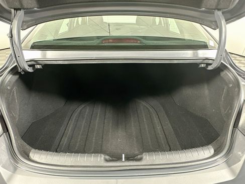 Used 2025 Hyundai Elantra SE FWD image 27