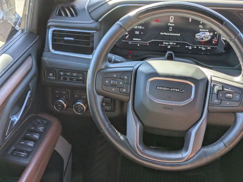 Used 2024 GMC Yukon Denali Ultimate image 22