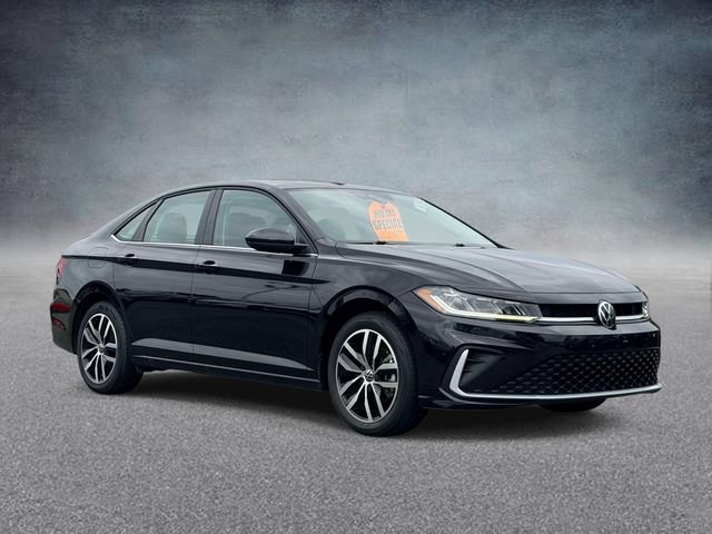 Used 2025 Volkswagen Jetta SE FWD image 1