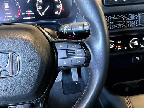Used 2025 Honda HR-V Sport image 8