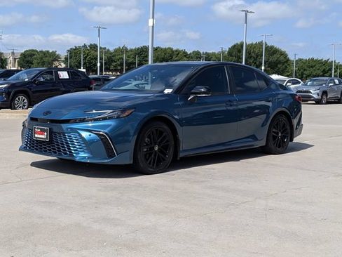 Used 2026 Toyota Camry XSE w/ Premium Plus Package FWD image 9