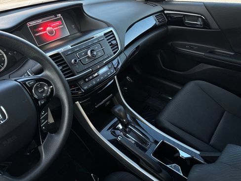 Used 2016 Honda Accord LX image 17