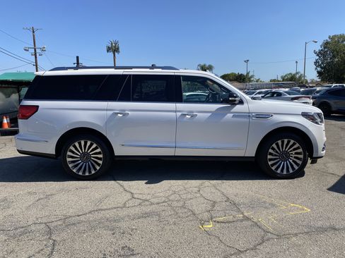 Used 2018 Lincoln Navigator L Reserve w/ Technology Package AWD/4WD image 8