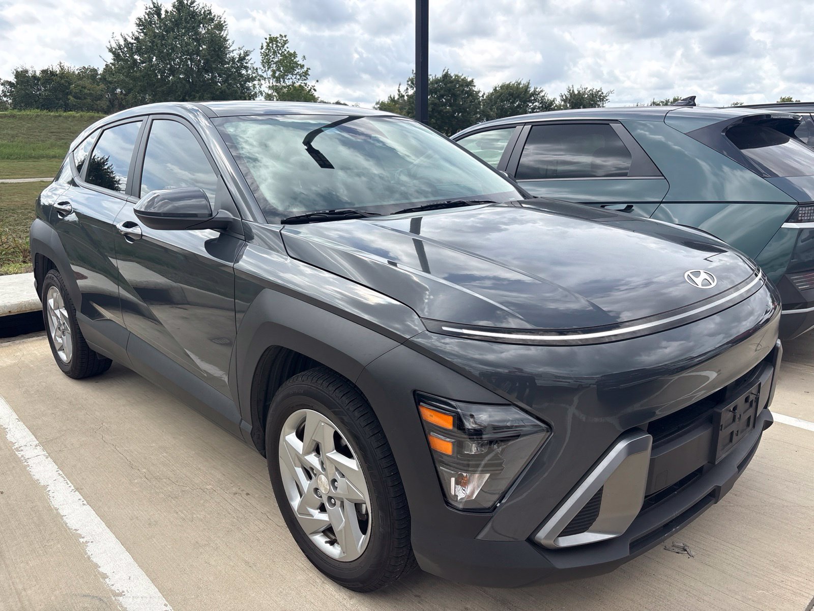 Certified 2024 Hyundai Kona SE FWD image 3