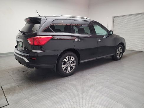 Used 2017 Nissan Pathfinder SV image 10