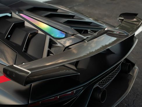 Used 2019 Lamborghini Aventador SVJ AWD/4WD image 31