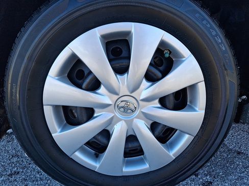 Used 2010 Toyota Corolla LE image 30