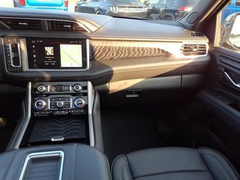 Used 2024 GMC Yukon Denali w/ Denali Reserve Package AWD/4WD image 19