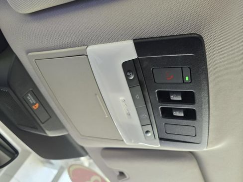 Used 2023 Nissan Pathfinder Platinum FWD image 38