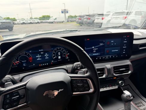 Used 2025 Ford Mustang GT Premium RWD image 15