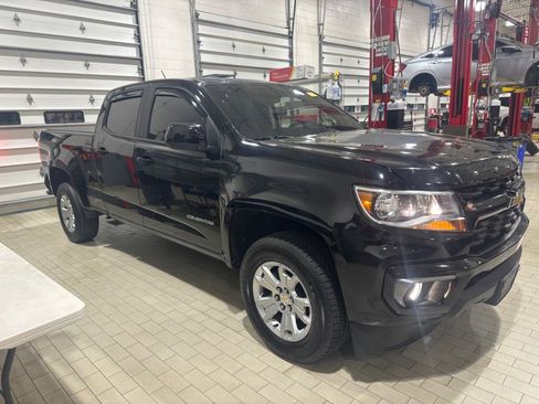 Used 2022 Chevrolet Colorado LT w/ LT Convenience Package image 12