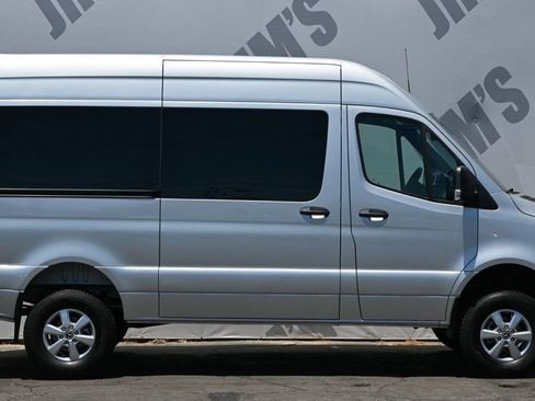 Used 2022 Mercedes-Benz Sprinter 2500 image 4