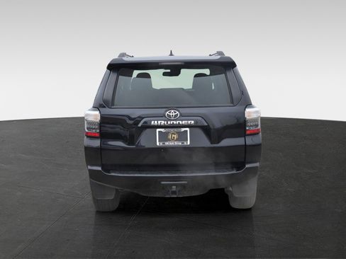 Used 2024 Toyota 4Runner SR5 Premium image 5