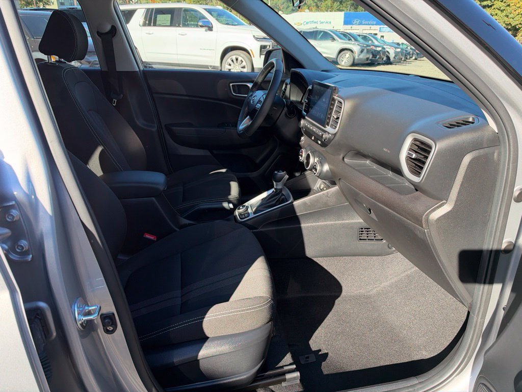 Certified 2026 Hyundai Venue SEL FWD image 17