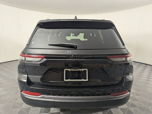 New 2026 Jeep Grand Cherokee Altitude RWD image 5