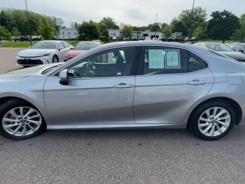 Used 2024 Toyota Camry LE FWD image 5