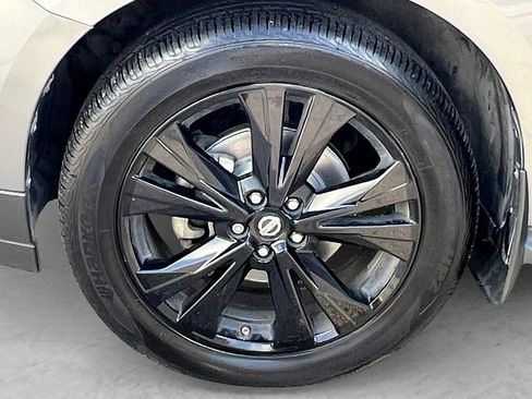 Used 2018 Nissan Pathfinder 4WD image 23