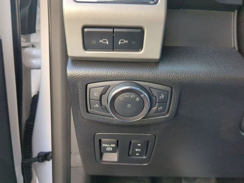 Used 2018 Ford F150 Lariat w/ Equipment Group 502A Luxury image 20