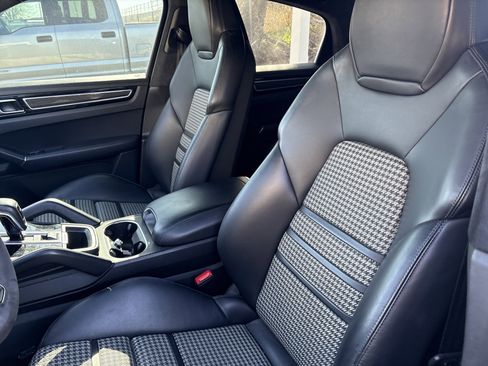 Used 2021 Porsche Cayenne GTS image 10
