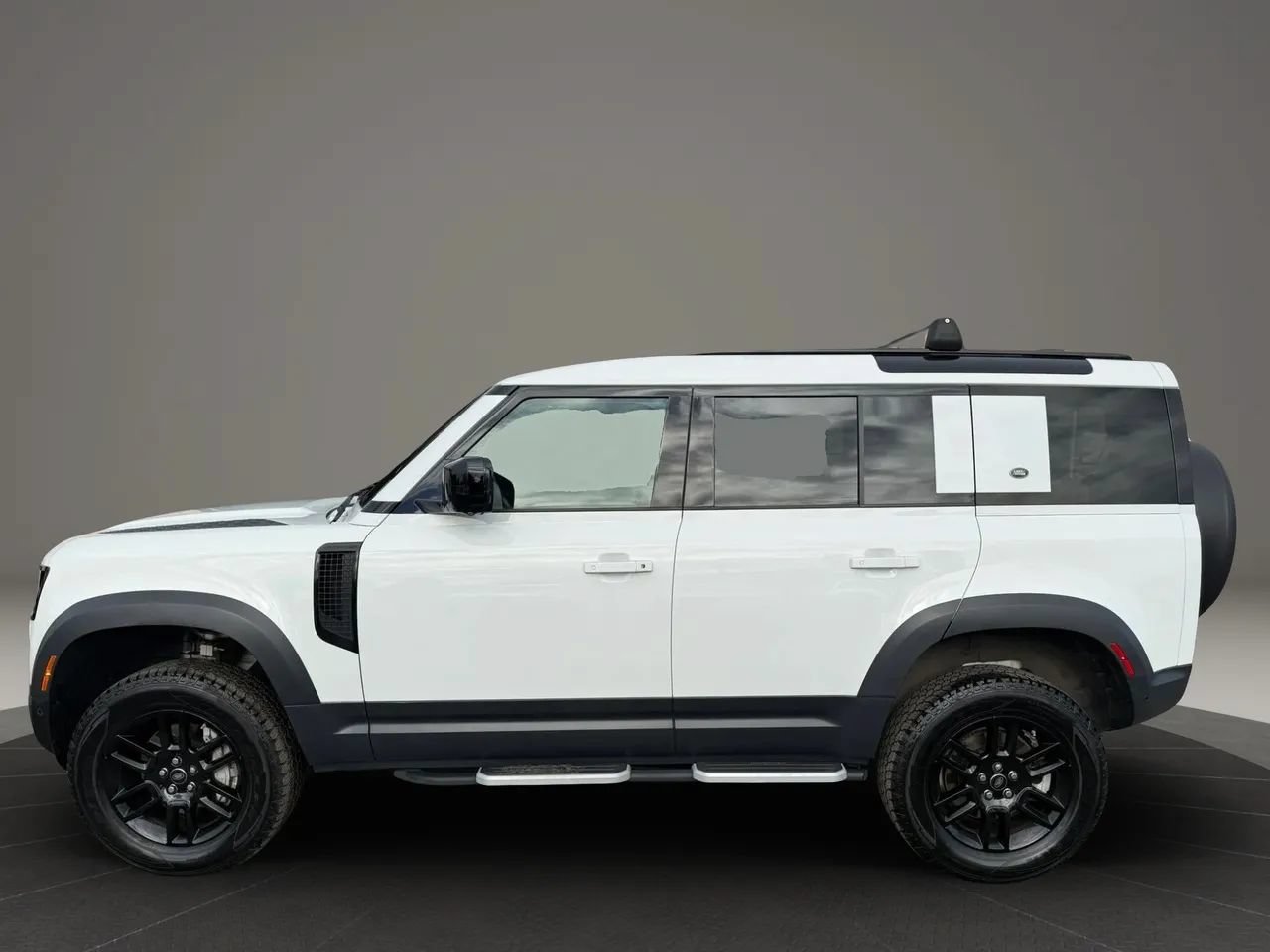 Used 2020 Land Rover Defender 110 SE AWD/4WD image 20