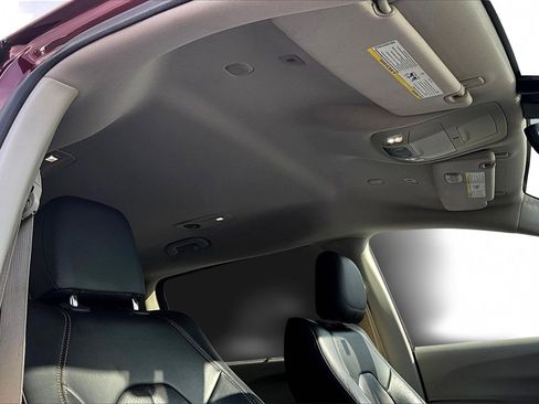 Used 2018 Chrysler Pacifica Touring-L image 25