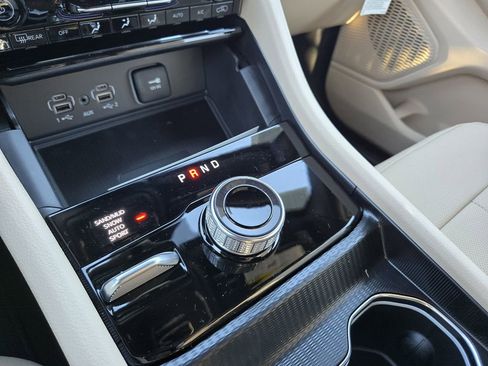 New 2025 Jeep Grand Cherokee L Limited w/ Luxury Tech Group II image 13