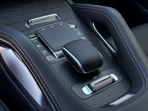 Certified 2025 Mercedes-Benz GLS 450 4MATIC image 19