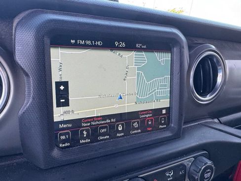 Used 2018 Jeep Wrangler Unlimited Rubicon w/ Uconnect 4C Nav & Sound Group AWD/4WD image 16