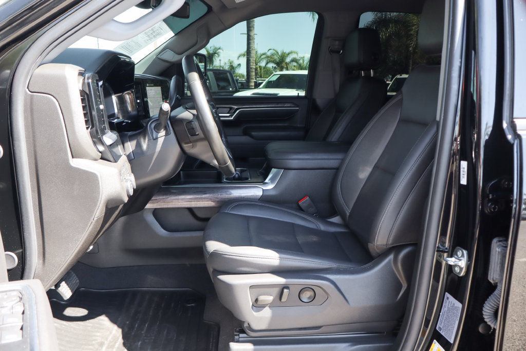 Used 2025 Chevrolet Silverado 2500 LTZ w/ Trail Boss Package AWD/4WD image 16