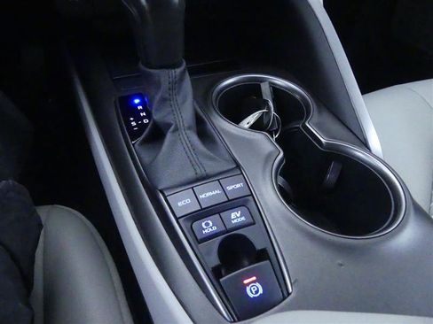 Used 2023 Toyota Camry SE image 16