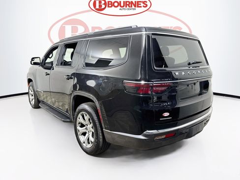Used 2022 Jeep Wagoneer Series II AWD/4WD image 9
