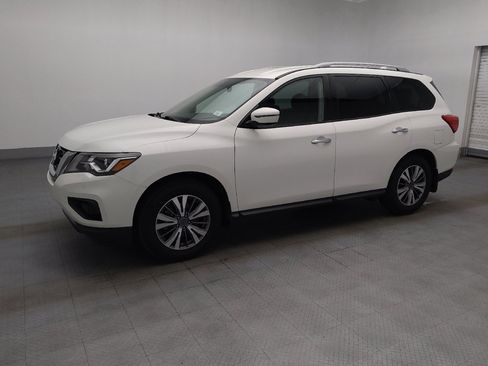 Used 2020 Nissan Pathfinder S FWD image 2