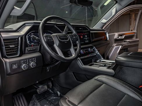 Used 2024 GMC Sierra 3500 Denali w/ Denali Reserve Package image 18