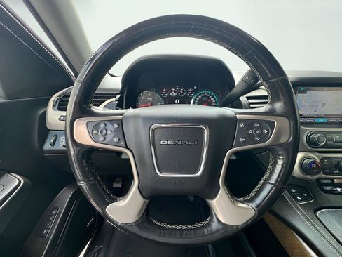 Used 2018 GMC Yukon Denali image 43
