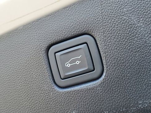 Used 2025 Chevrolet Blazer LT w/ Convenience Package image 8