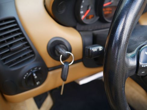 Used 2002 Porsche Boxster RWD image 82