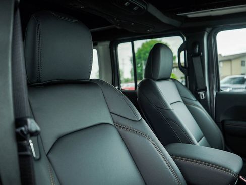 New 2026 Jeep Wrangler Unlimited Sahara AWD/4WD image 11