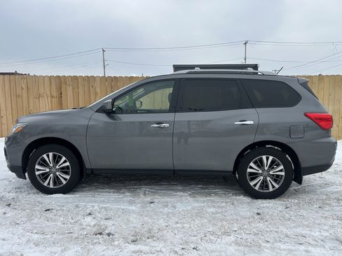 Used 2018 Nissan Pathfinder S image 4