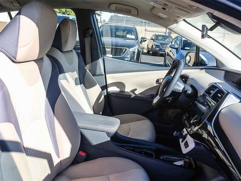Used 2017 Toyota Prius Two w/ Carpet Mat Package image 23