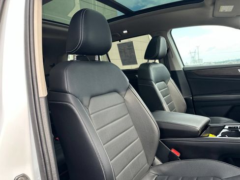 Certified 2024 Volkswagen Atlas SEL AWD/4WD image 43