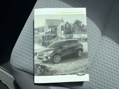 Used 2017 Ford Escape SE AWD/4WD image 45