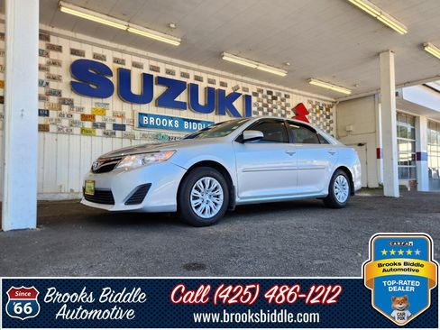 Used 2012 Toyota Camry LE FWD image 1