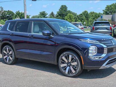 New 2025 Mitsubishi Outlander AWD