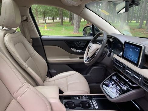 Used 2021 Lincoln Corsair Reserve w/ Elements Package image 24